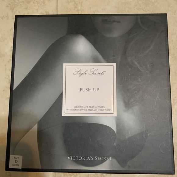 Victoria’s Secret Style Secrets Adhesive Strapless Push-Up Bra, Nude, Size D - Picture 1 of 6